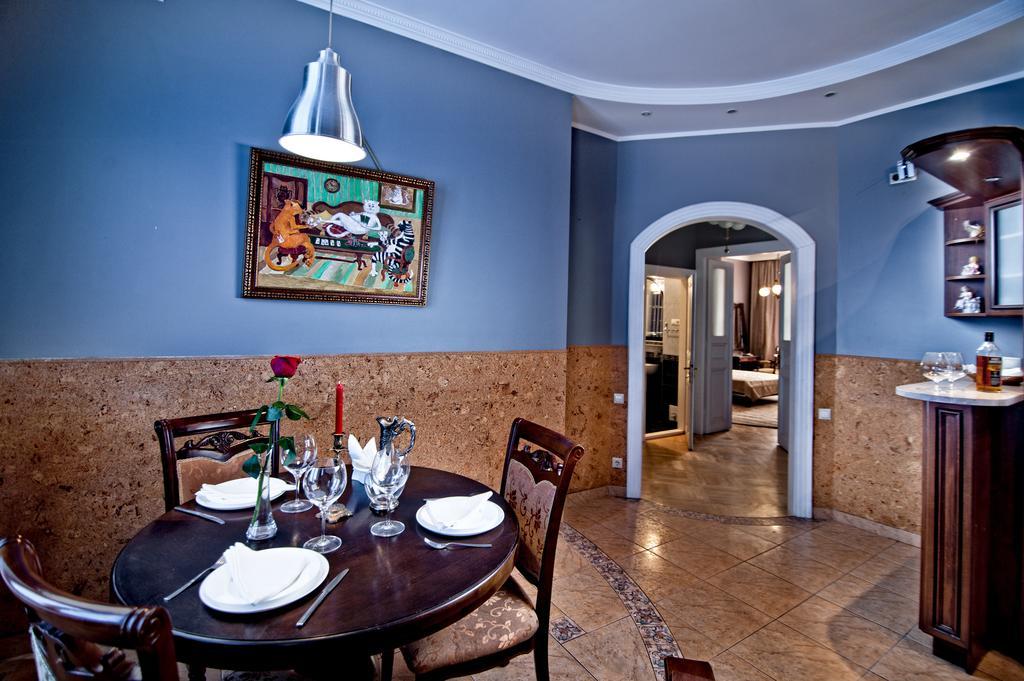 British Club Lviv Hotel Room photo