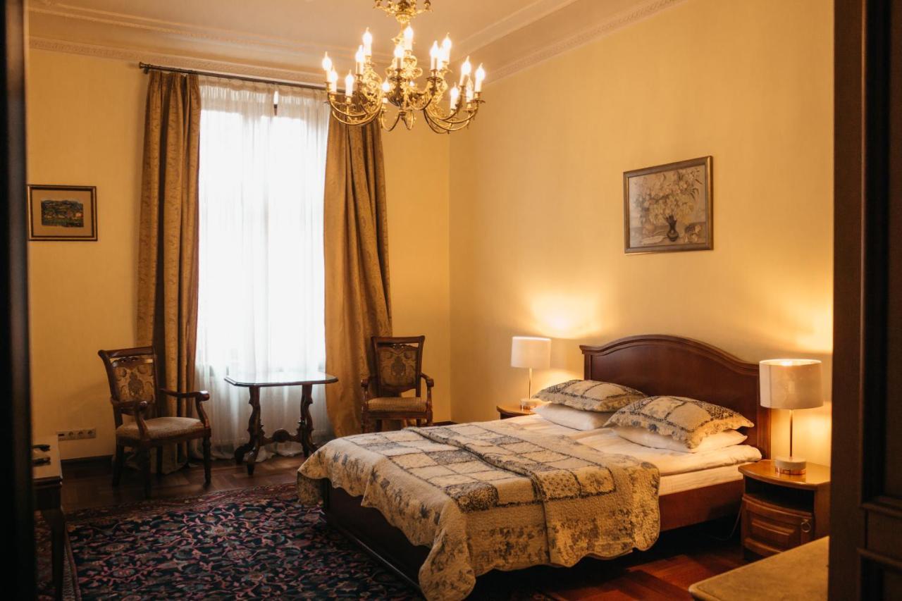 British Club Lviv Hotel Exterior photo